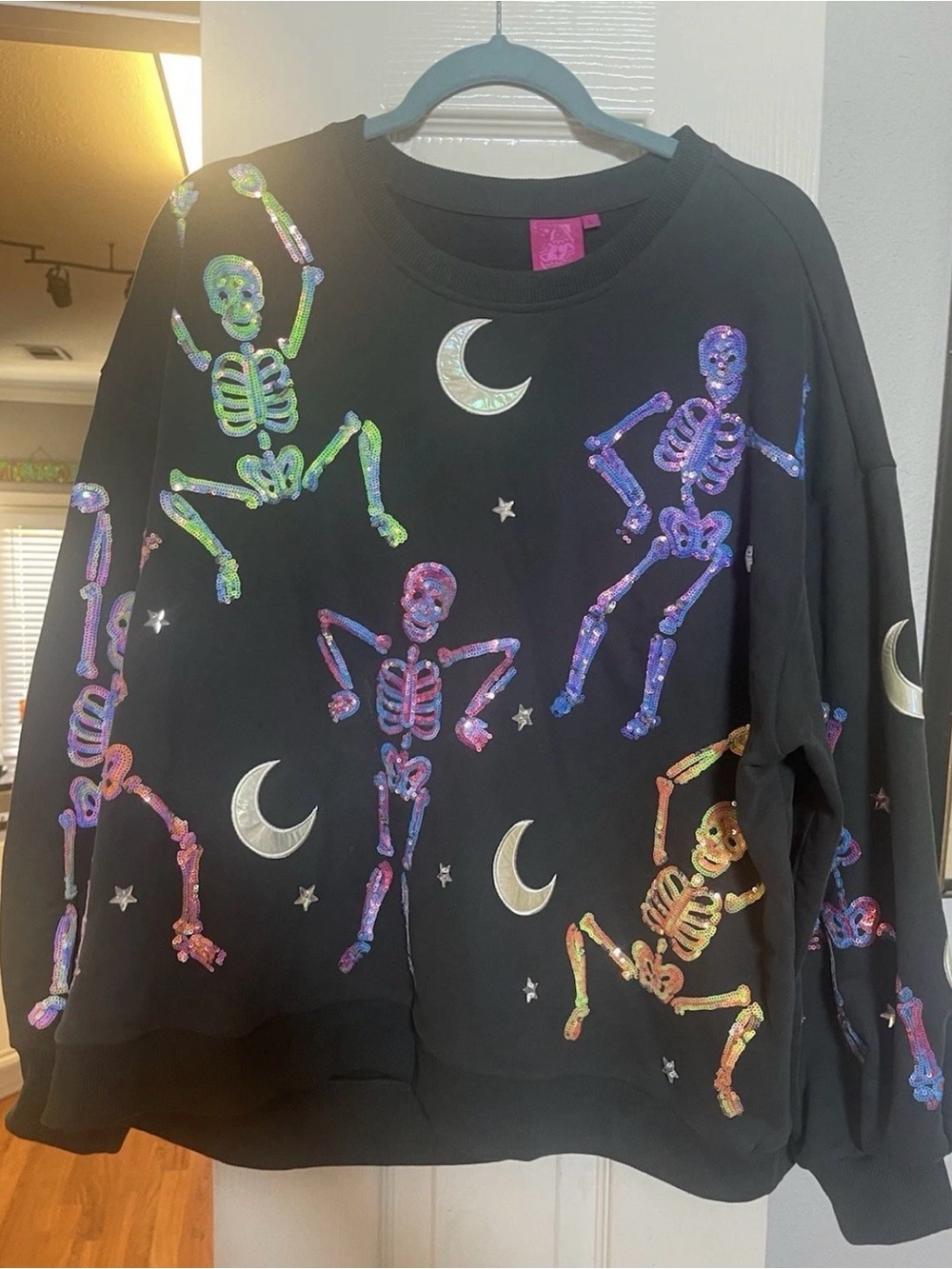 QUEEN OF SPARKLES Sweatshirt with Iridescent Skeletons large worn once